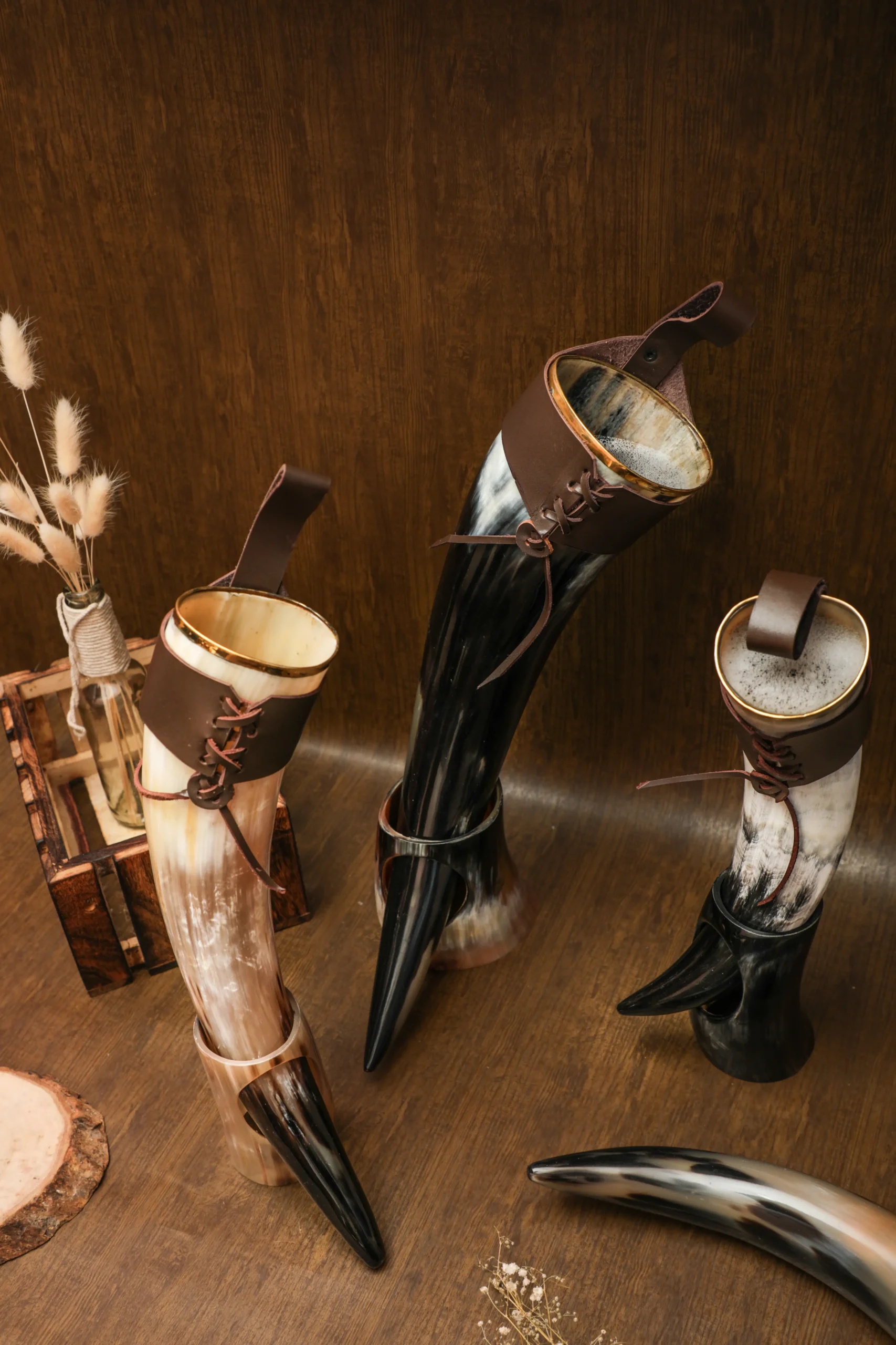 drinking horn with horn stand 3